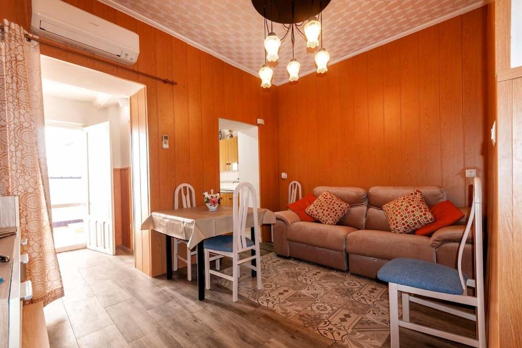 The Little House In The Neighbourhood Villa Аликанте Екстериор снимка