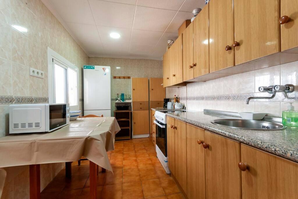 The Little House In The Neighbourhood Villa Аликанте Екстериор снимка
